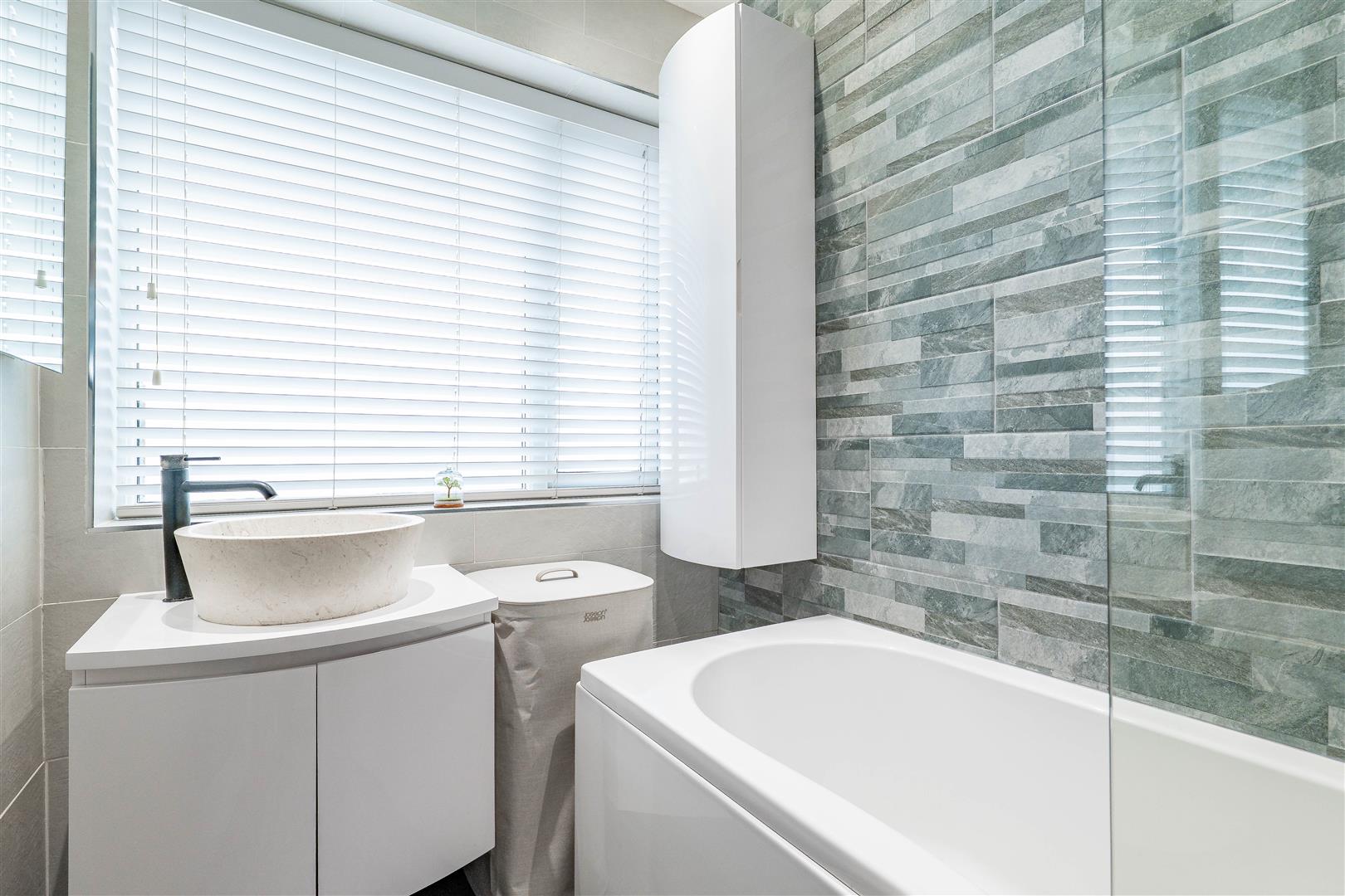 3 bed property in Broadfield Drive, Leyland